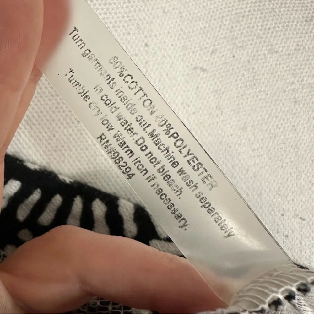 ONQUE CASUALS / Black & White Cardigan / Small / Preppy Bohemian Office Retro